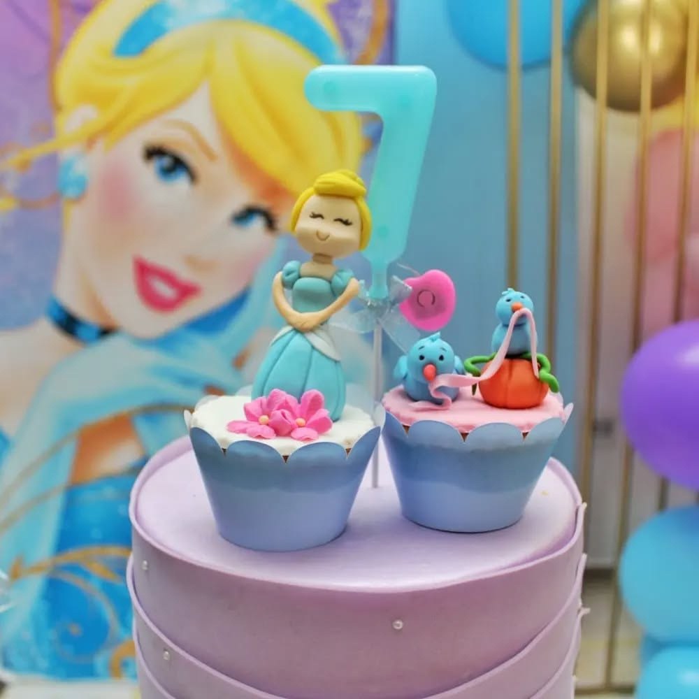 Cupcakes decorados no tema Cinderela