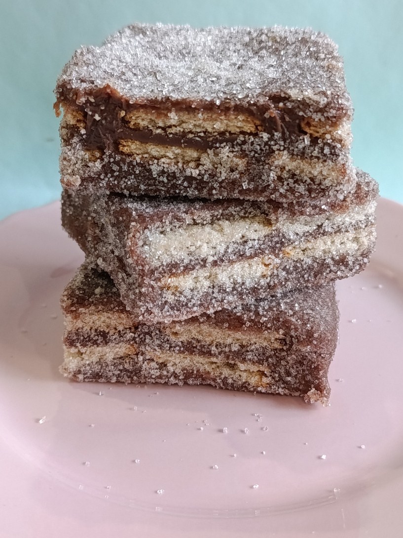Palha italiana de chocolate embalada com fita azul